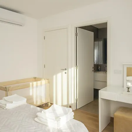 Waves - By Smarthomes * Nazaré