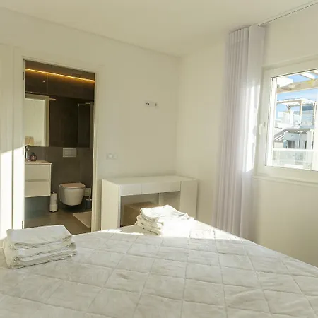 Apartment Waves Com Jacuzzi Privado - By Smarthomes