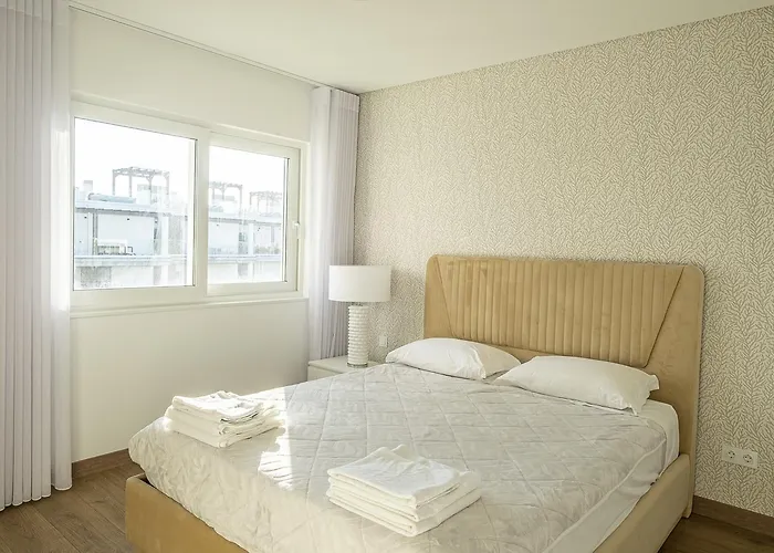 Waves - By Smarthomes Apartment