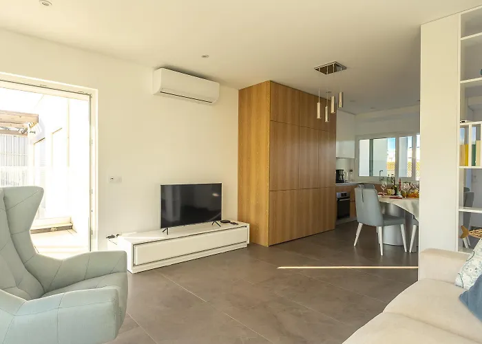 Waves - By Smarthomes Apartment